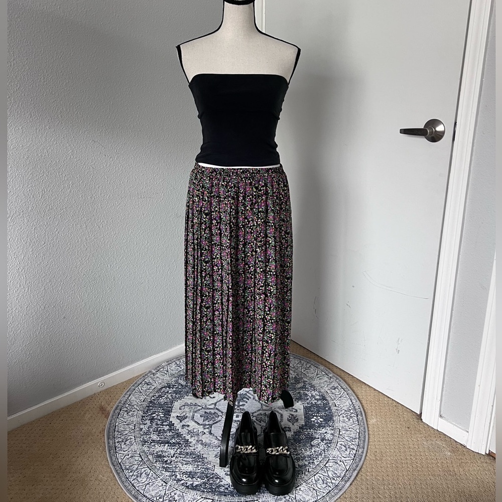 Leslie Fay 90s Black Floral Pleated Midi Skirt - Size S